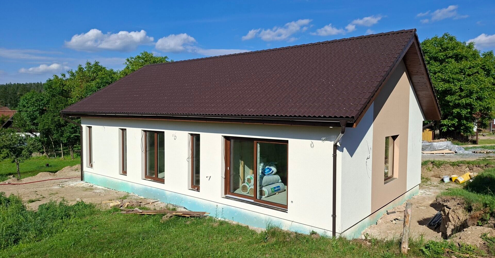 VYSNĚNÝ DŮM